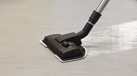 Wischen mit Pro-Aqua Mikrofaser Bodentuch